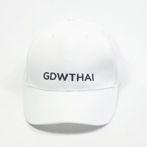 หมวกแบรนด์สีขาวล้วน